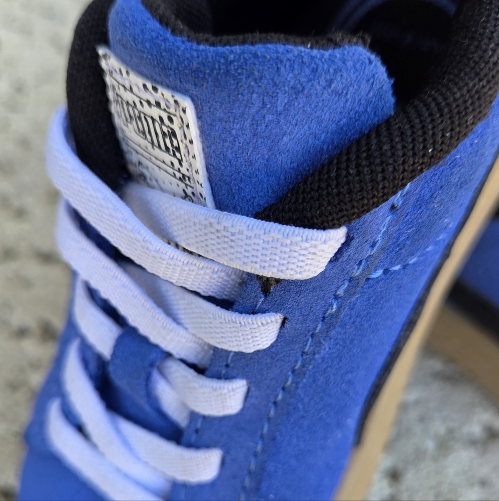 Puma Little Kids Suede Sneaker in Blue - Picture 2 of 11
